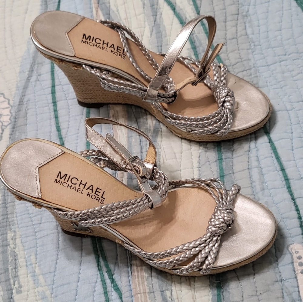 Shoes - Picture 2 of 3